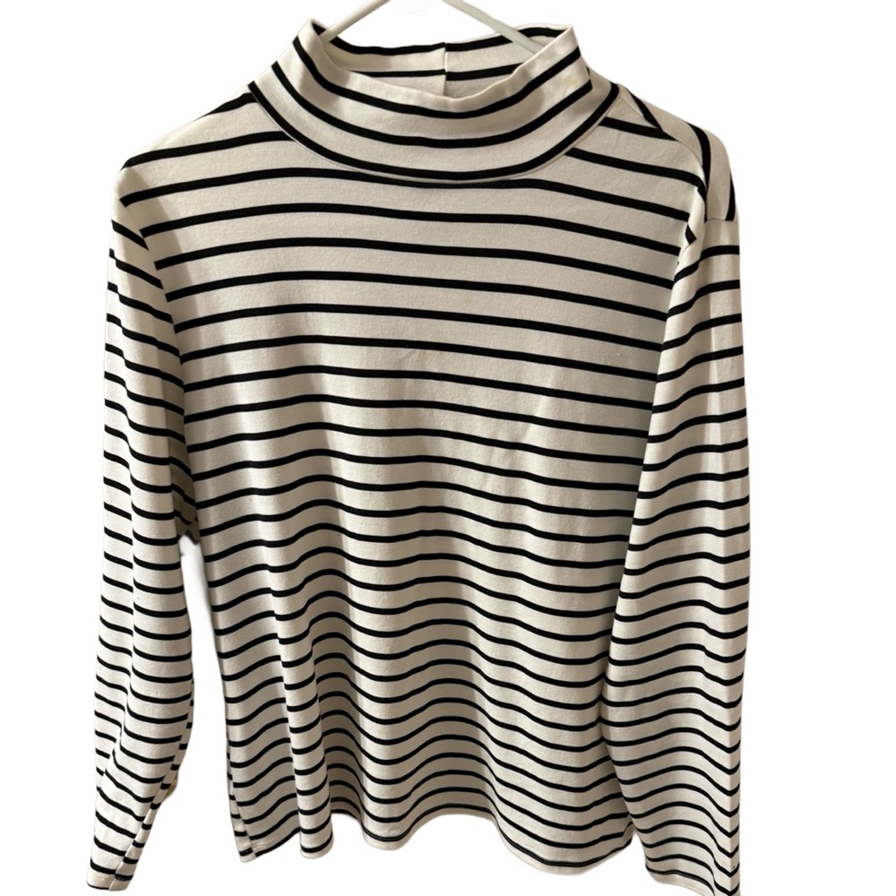 Croft & Barrow Black and White Striped Top